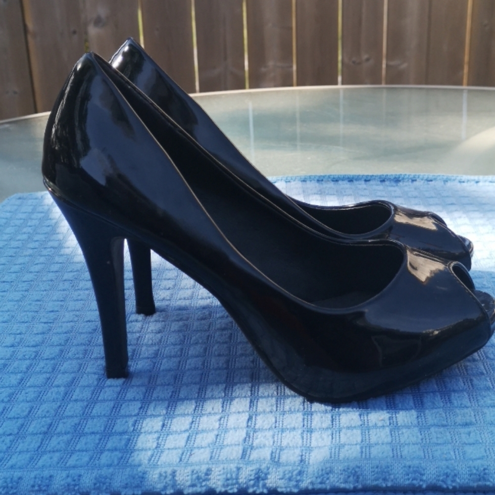 Shoes - Picture 2 of 2